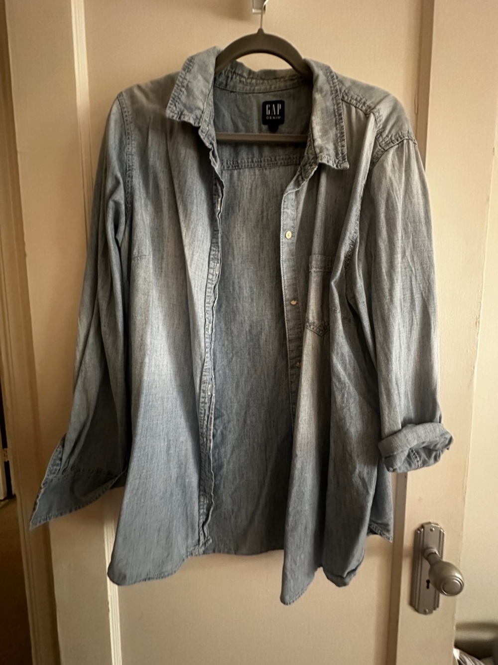 GAP XL Light Denim Button-Down Shirt - Faded Blue